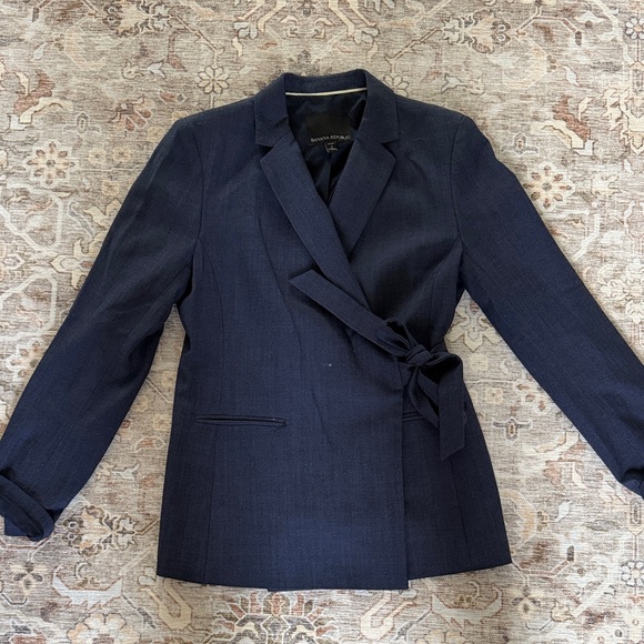 Banana Republic Jackets & Blazers - Banana Republic Navy Women's Blazer with Tie